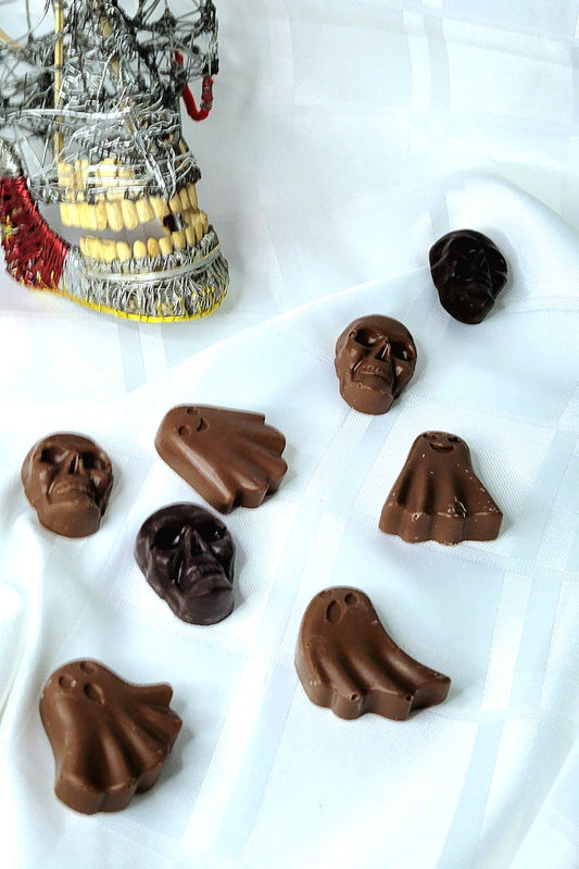 Bag of Little ghosts and skulls